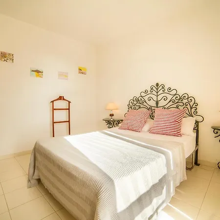 A06 - Seaview 1 Bed *