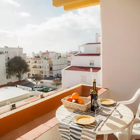 A06 - Seaview 1 Bed Apartment *