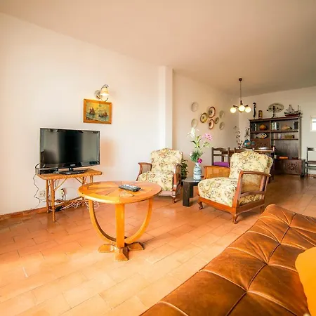 A06 - Seaview 1 Bed * Luz